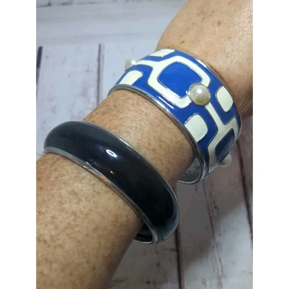 Enameled Silver Tone Bangle Bracelets Blue White Black Vintage‎ 80s